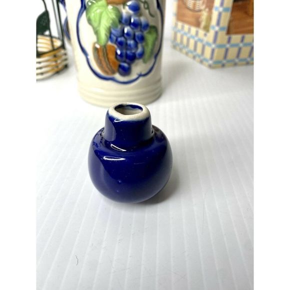 Grape Vine Decanter With 6 Cups and Display Basket FULL SET MINT CONDITION - Picture 7 of 9